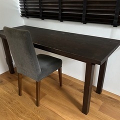 机　大きめ　木製　テーブル　