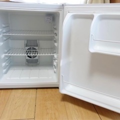 5/15取引者決定済❗️【美品】小型冷蔵庫　霜取り不要‼️