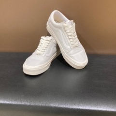 スニーカー 👟 白［ ヴァンズ / VANS ］靴
