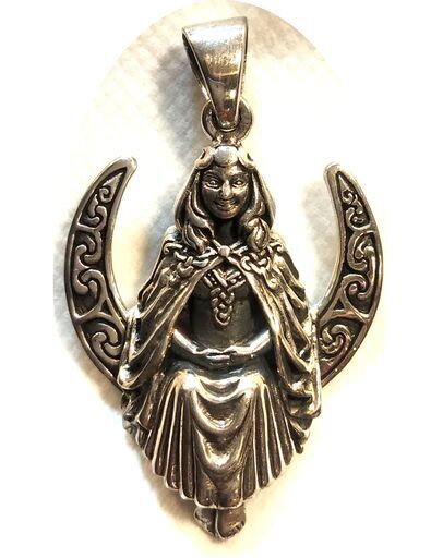 MM: Silver Seated Moon Goddess Pendant