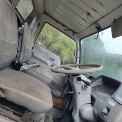 角目キャンターのキャビン