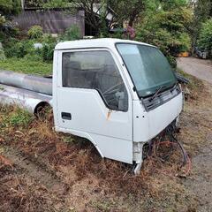 角目キャンターのキャビン