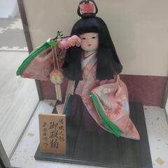 日本人形　手毬と梅の花付き