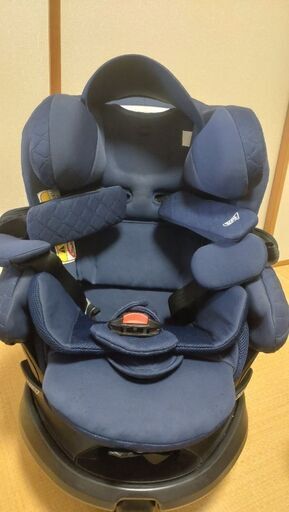 美品　アプリカ チャイルドシート