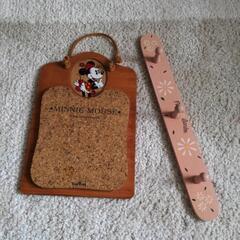 可愛いピンクの小物掛けとミニーマウスのコルクボード