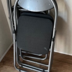 パイプ椅子4脚