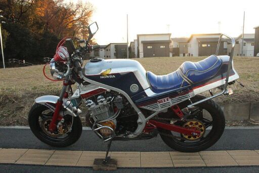 訳あり☆カスタム多数 【CBR400F　NC17】 車検残！令和6年11月！ 社外マフラー他付き◇綺麗な車体◇ 訳あり☆カスタム多数 【CBR400F NC17】 車検残！令和6年11月！ 社外