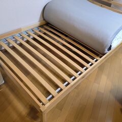 ベッドのフレーム（semi double，IKEA）　6月7～13日