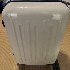機内持ち込みサイズ S スーツケース 白