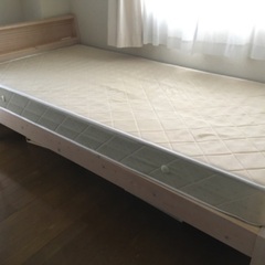 【1】木製シングルベッド