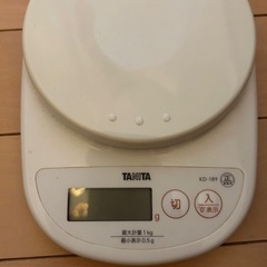 計量器タニタ　キッチンスケール