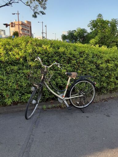 リサイクルショップどりーむ天保山店　No1164　自転車　アルベルト式　内装ギア　LEDオートライト付き　カゴ付き　２６インチ