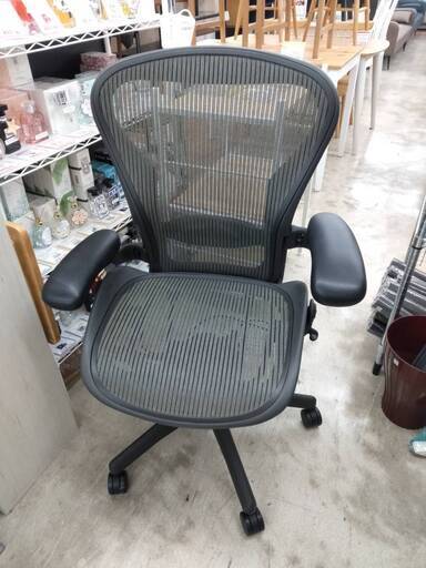 当店一押しHerman Miller ハーマンミラー B(M)サイズ アーロンチェア フル装備816