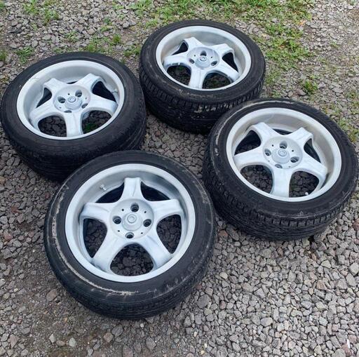 車のパーツ タイヤ、ホイール