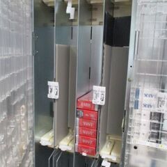 たばこ自動販売機（タスポ、新500円対応）F82LW47の1台