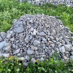 不ぞろい自然石　大量