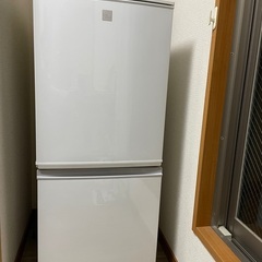 シャープ 冷蔵庫 137L（冷蔵室91、冷凍室46）2016年製