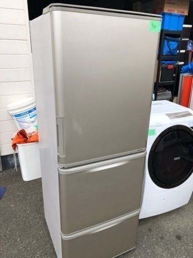 3️⃣3️⃣福岡市内配送設置無料　シャープ SHARP SJ-W352B-N [冷蔵庫 （350L・どっちもドア） 3ドア ゴールド系]