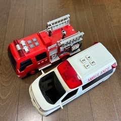 サウンド　救急車　消防車 おもちゃ ミニカー