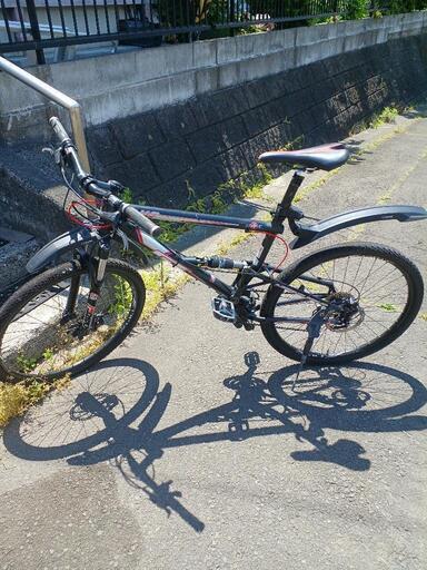 自転車 クロスバイク　前後ディスクブレーキ