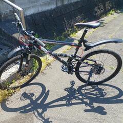 自転車 クロスバイク　前後ディスクブレーキ