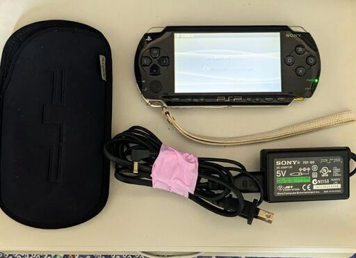美品　PSP「プレイステーション・ポータブル」 (PSP-1000)　ブラック 純正バッテリーは1800mＡhですが 3600mＡhの新品バッテリーに変えてありますので同じ充電量で倍近く遊べます
