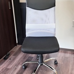 安い普通の椅子