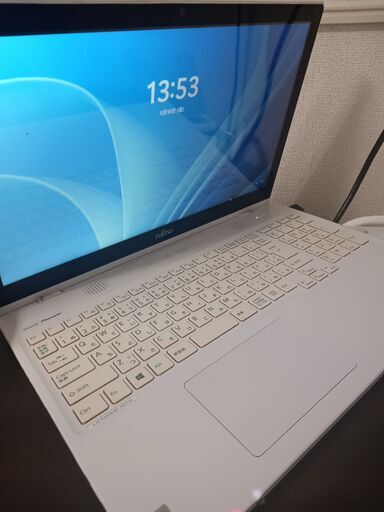 富士通白 高性能4世代 4コア8スレッド版　Corei7搭載　高速SSD480G　メモリ大容量8G 　CD/DVD　カメラ内蔵　タッチパネル　高音質専用スピーカー Wifi対応