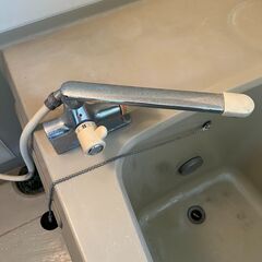 『簡単な設備工事』浴室の水栓及びシャワーヘッド交換とトイレ…
