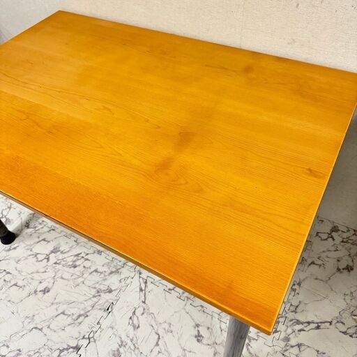 17626 Kinnarps ミーティングテーブル ◇大阪市内・東大阪市他 6,000円