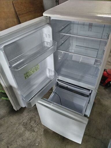 激安中古冷蔵庫　2020年製シャープ140㍑　配達設置リサイクル回収無料 激安中古冷蔵庫 2020年製シャープ140㍑ 配達設置リサイクル回収無料