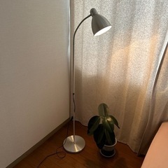 IKEA フロアランプ ランプ へこみあり 高さ131 cm (...