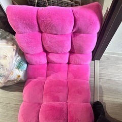【家具】ピンクの座椅子　