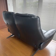 高級本革　コードレス電動リクライニングソファー