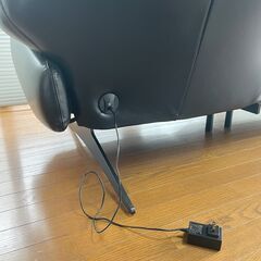 高級本革　コードレス電動リクライニングソファー