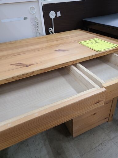 J4691 【値下しました！】 良品計画 パイン材デスク 袖机付 ナチュラル 