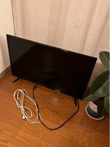 【稼働製品】Qriom 32型　ハイビジョン液晶テレビ (値段交渉可)