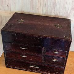 昭和レトロな木製裁縫箱