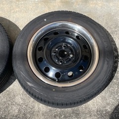 車のパーツ タイヤ、ホイール　175/65R15