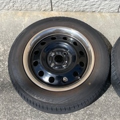 車のパーツ タイヤ、ホイール　175/65R15