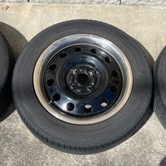 車のパーツ タイヤ、ホイール　175/65R15