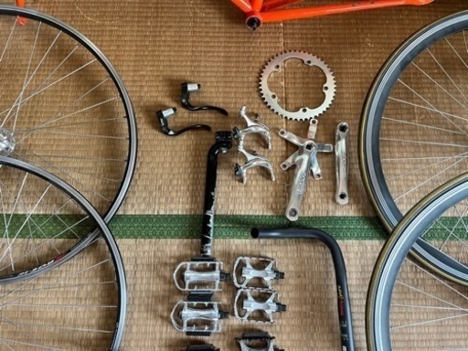 お取引中　\nピストバイクとパーツ色々