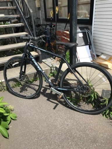 【28インチ】TREK トレック　クロスバイク　FX2 ブラック