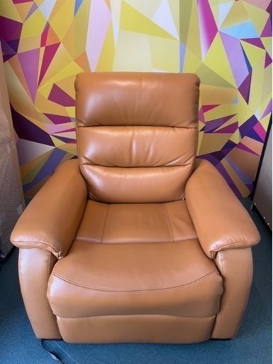【中古】ニトリ　Nビリーバ　電動一人がけリクライニングソファーキャメル牛本革(厚革)