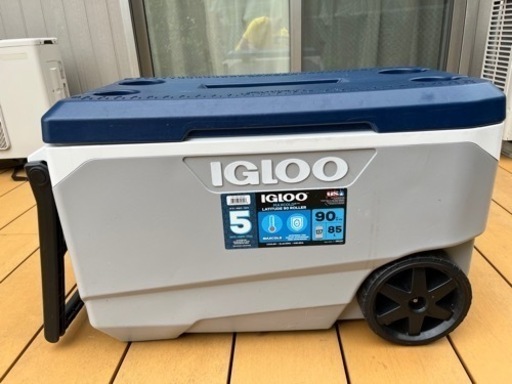 イグルー フリップ＆トウ 90QT (85L) クーラーボックス　IGLOO Flip \u0026 Tow 90QT (85L) Cooler