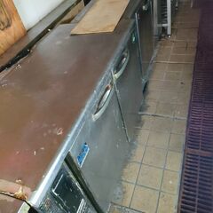 飲食業用大型冷蔵庫・厨房施設