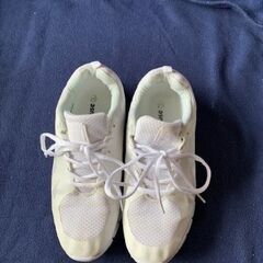 【試し履きのみ】白運動靴
