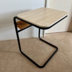 IKEAオルセロード　テーブル コーナー、サイドテーブル