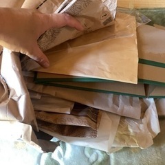 梱包材　紙の袋　ビニール袋など　リサイクル品