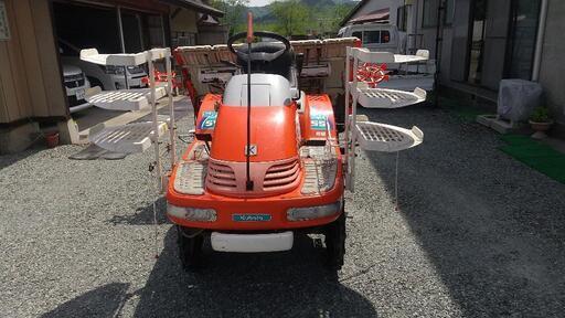 クボタ田植え機　５条植え